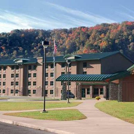 Chief Logan Lodge Hotel & Conference Экстерьер фото