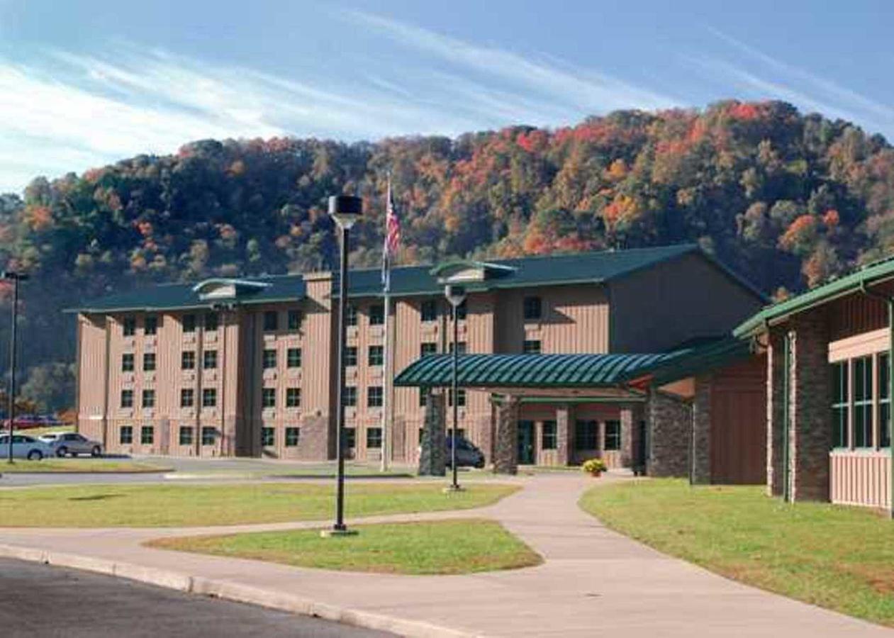 Chief Logan Lodge Hotel & Conference Экстерьер фото