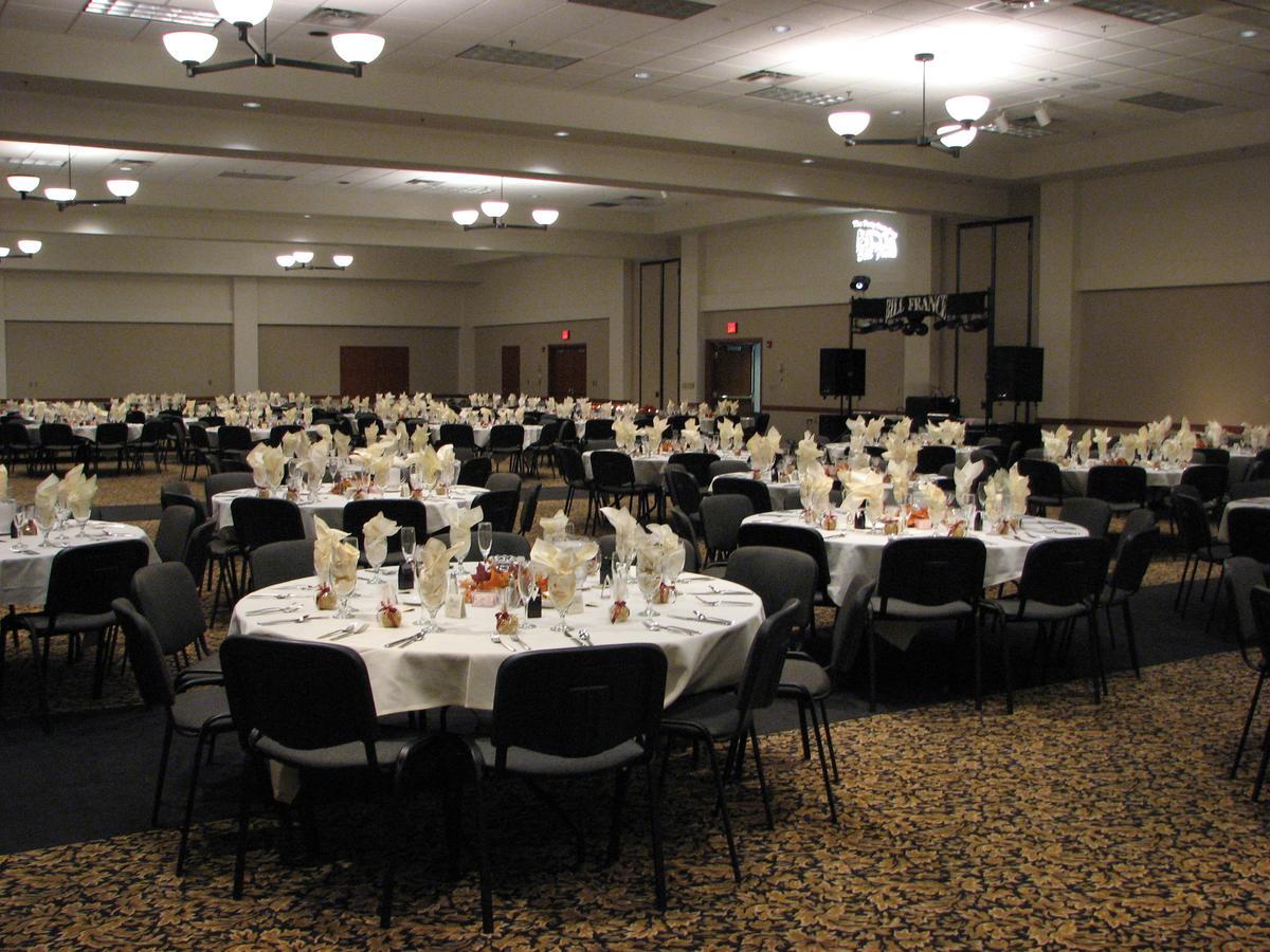 Chief Logan Lodge Hotel & Conference Экстерьер фото