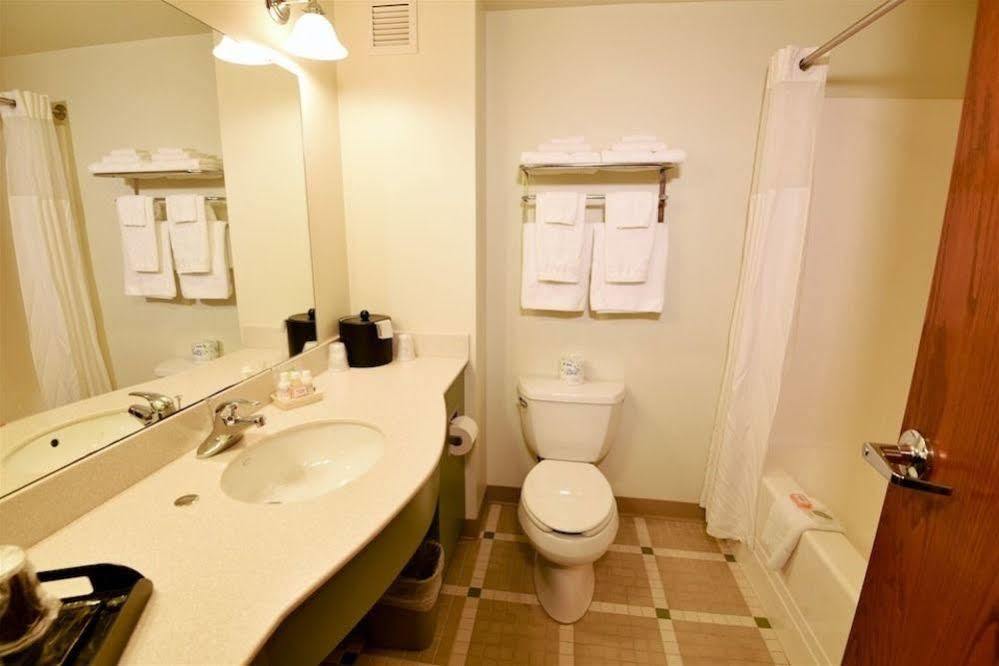Chief Logan Lodge Hotel & Conference Экстерьер фото