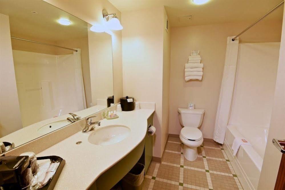 Chief Logan Lodge Hotel & Conference Экстерьер фото