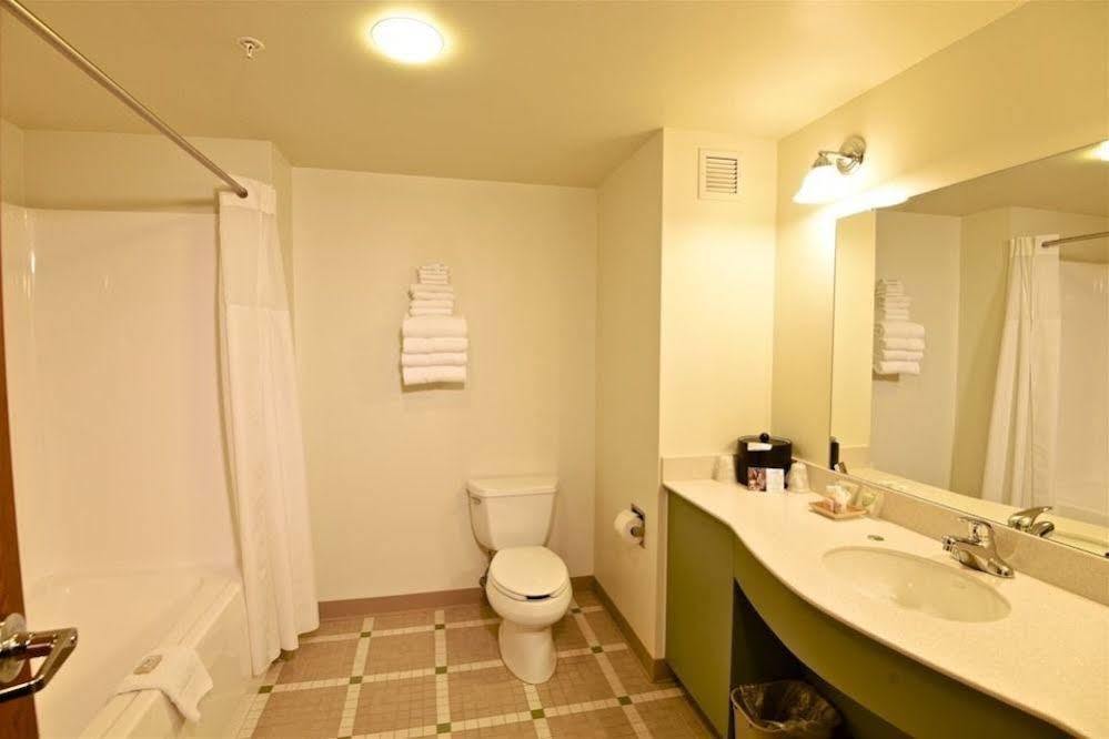 Chief Logan Lodge Hotel & Conference Экстерьер фото
