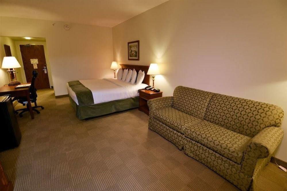 Chief Logan Lodge Hotel & Conference Экстерьер фото